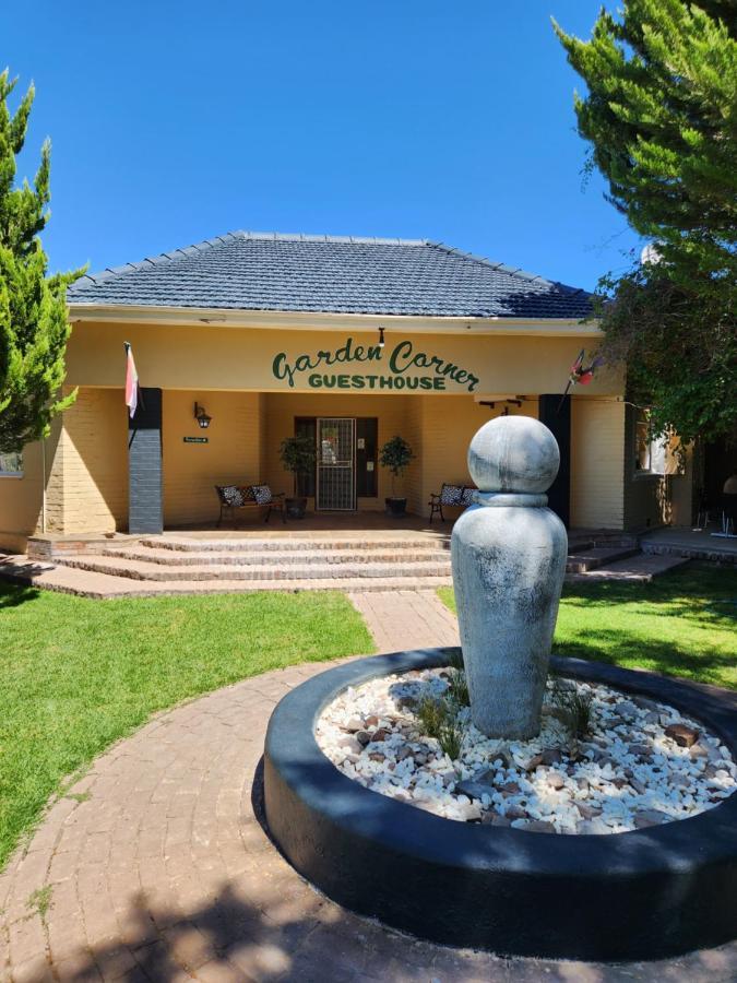Garden Corner Guesthouse Beaufort West Exterior photo