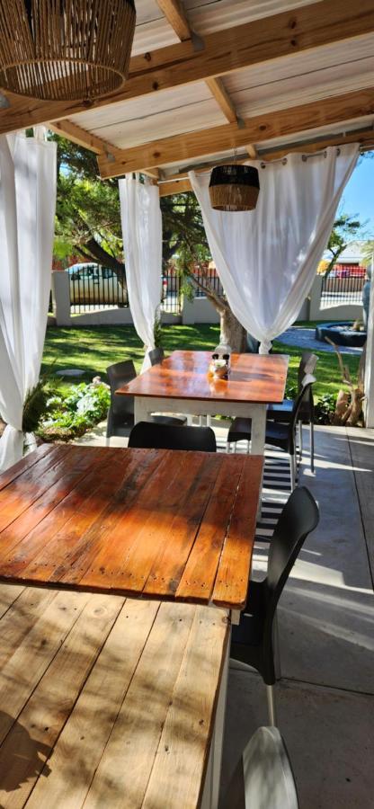 Garden Corner Guesthouse Beaufort West Exterior photo