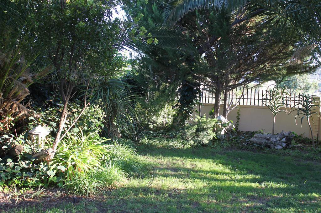 Garden Corner Guesthouse Beaufort West Exterior photo